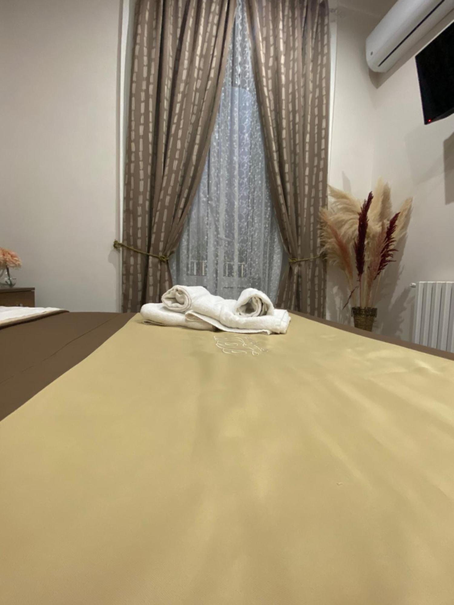 La dimora dei borboni Bed and Breakfast Napoli Esterno foto