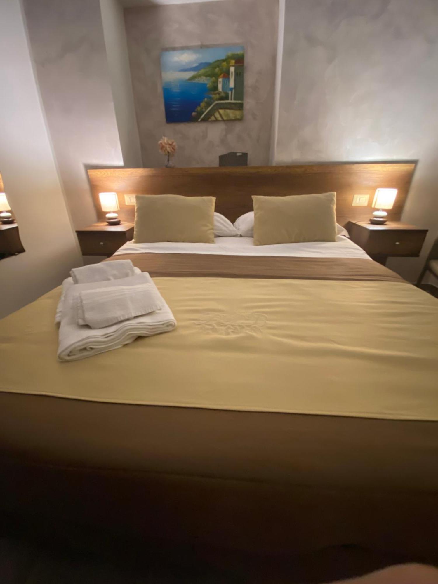 La dimora dei borboni Bed and Breakfast Napoli Esterno foto