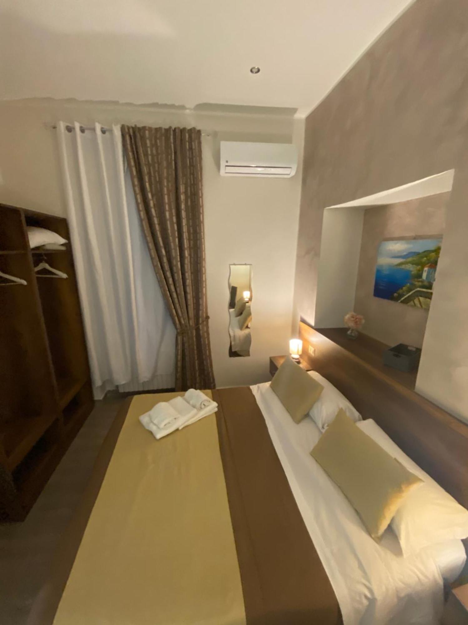 La dimora dei borboni Bed and Breakfast Napoli Esterno foto