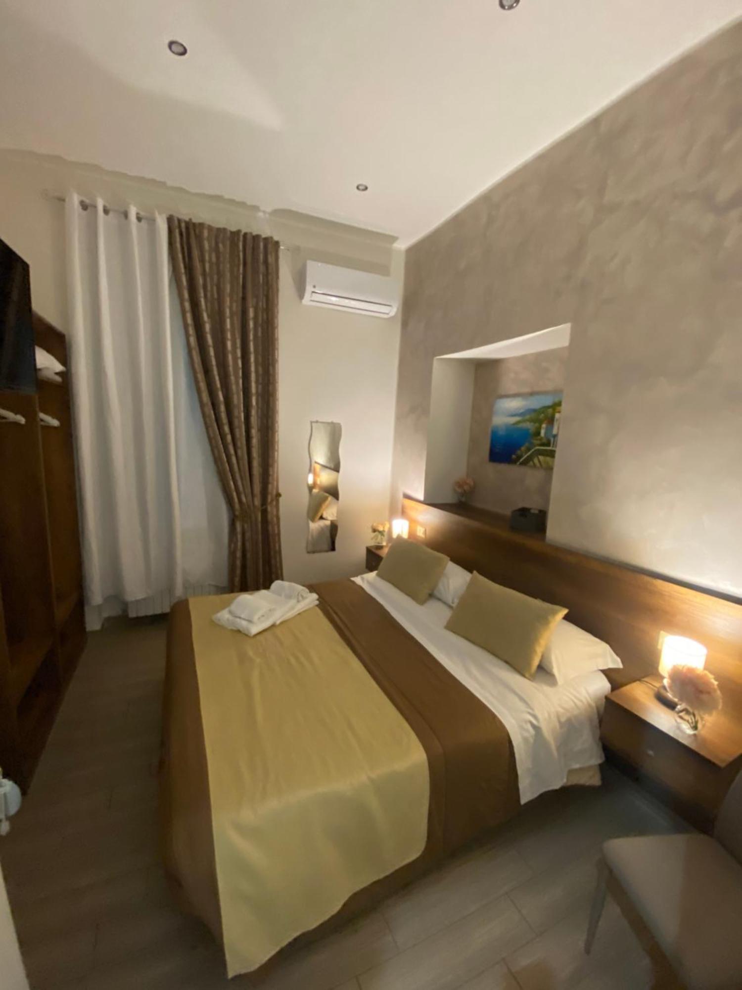 La dimora dei borboni Bed and Breakfast Napoli Esterno foto